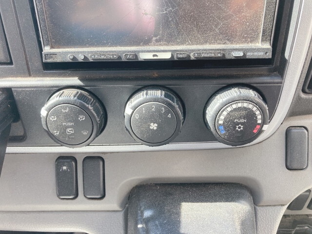 三菱ふそうキャンター平ボディ小型（2t・3t）[写真27]