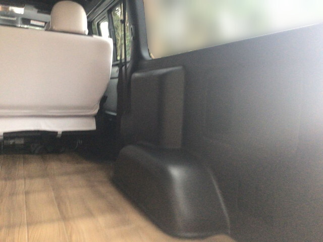 トヨタハイエースバン小型（2t・3t）[写真09]