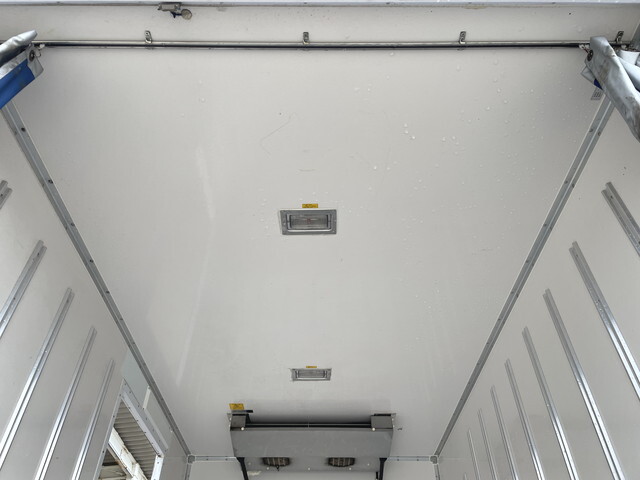 三菱ふそうキャンター冷凍車（冷蔵車）小型（2t・3t）[写真13]