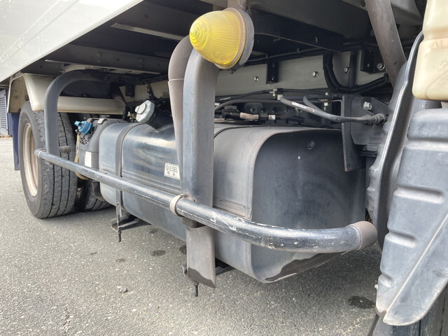 三菱ふそうキャンター冷凍車（冷蔵車）小型（2t・3t）[写真21]