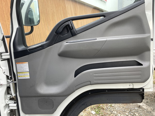 三菱ふそうキャンター冷凍車（冷蔵車）小型（2t・3t）[写真29]