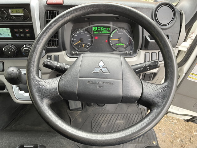 三菱ふそうキャンター冷凍車（冷蔵車）小型（2t・3t）[写真36]