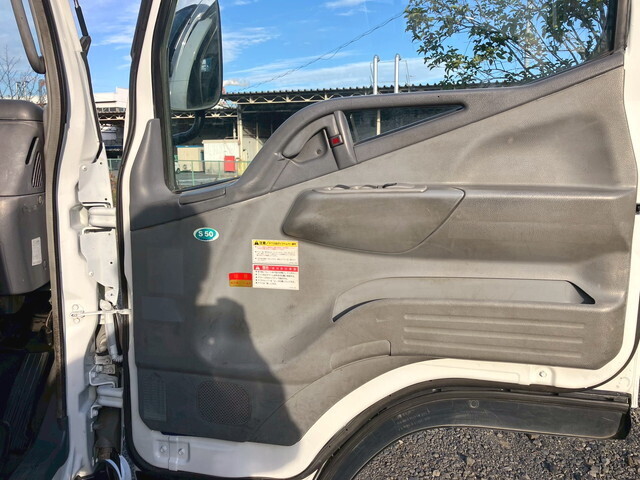 三菱ふそうキャンタークレーン4段小型（2t・3t）[写真31]