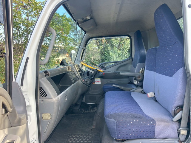 三菱ふそうキャンタークレーン4段小型（2t・3t）[写真32]