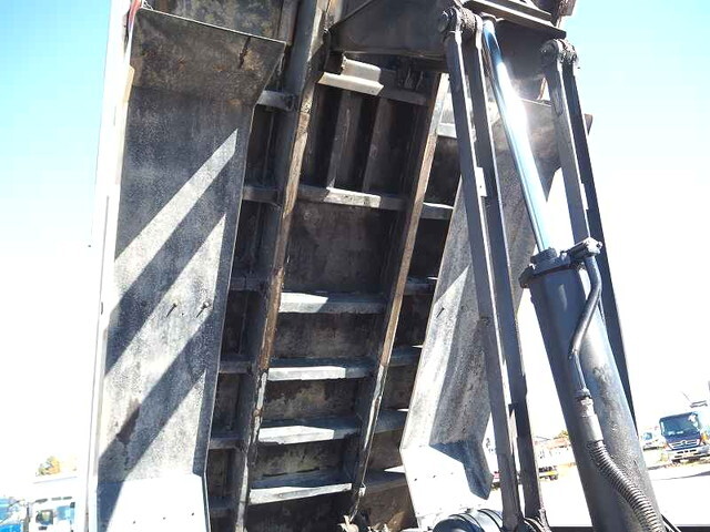 三菱ふそうスーパーグレートダンプ大型（10t）[写真13]