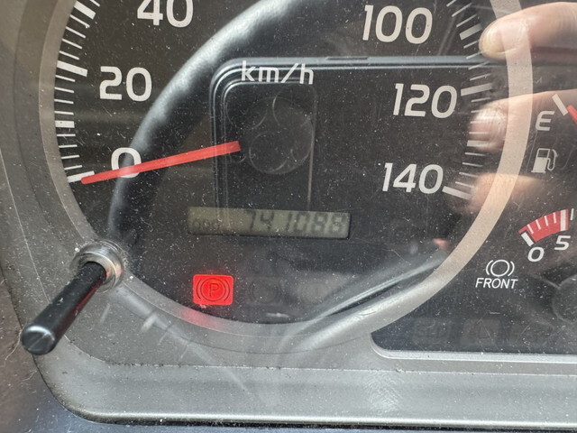 日野レンジャー冷蔵冷凍ウイング中型（4t）[写真18]