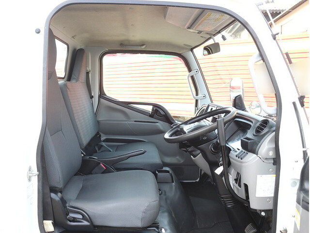 三菱ふそうキャンターダンプ小型（2t・3t）[写真31]