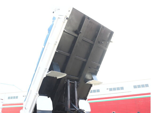三菱ふそうキャンターダンプ小型（2t・3t）[写真09]