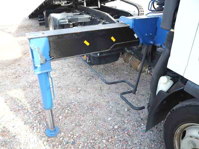 いすゞエルフセーフティクレーン3段小型（2t・3t）[写真10]