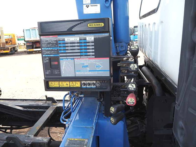 いすゞエルフセーフティクレーン3段小型（2t・3t）[写真11]