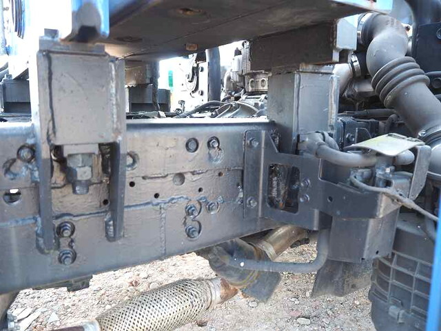 いすゞエルフセーフティクレーン3段小型（2t・3t）[写真21]