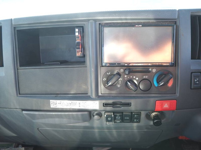 いすゞエルフセーフティクレーン3段小型（2t・3t）[写真38]