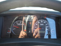 いすゞエルフセーフティクレーン3段小型（2t・3t）[写真39]