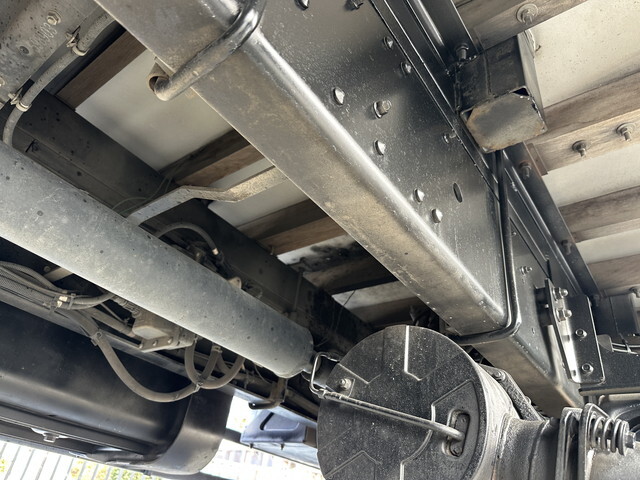 三菱ふそうファイター平ボディ増トン（6t・8t）[写真30]