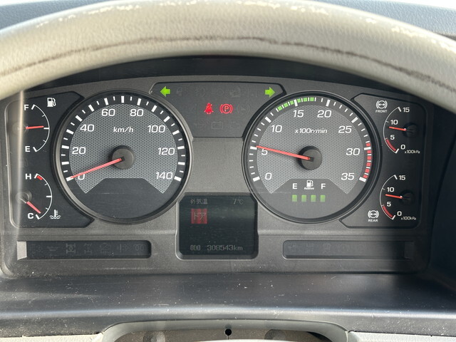 三菱ふそうファイター平ボディ増トン（6t・8t）[写真37]