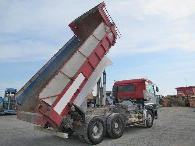 UDトラックスクオンダンプ大型（10t）[写真02]