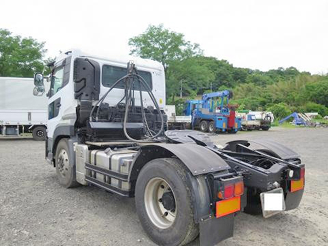 UDトラックスクオントレーラーヘッド（トラクターヘッド）大型（10t）[写真02]