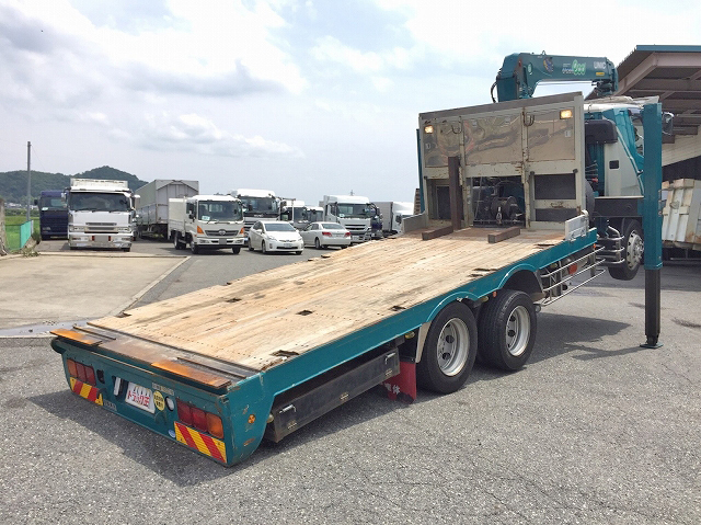 三菱ふそうファイターセルフクレーン4段増トン（6t・8t）[写真02]