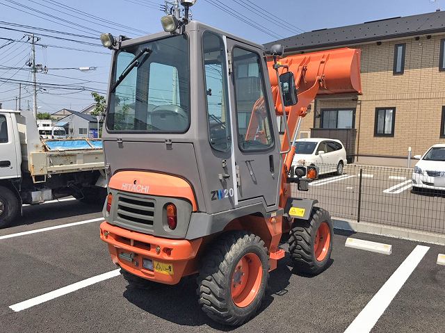 日立タイヤショベル（ホイルローダー）[写真02]