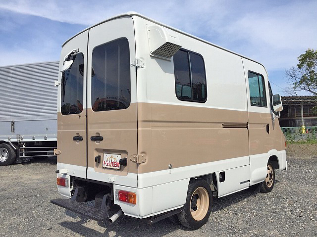 トヨタダイナ移動販売車小型（2t・3t）[写真02]