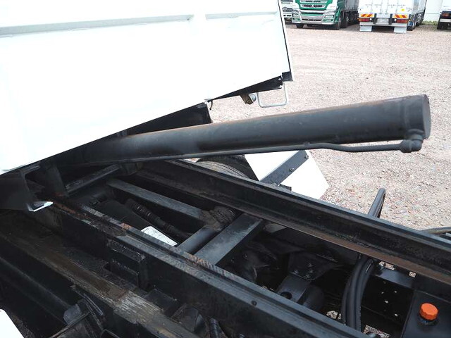 いすゞエルフローダーダンプ小型（2t・3t）[写真10]