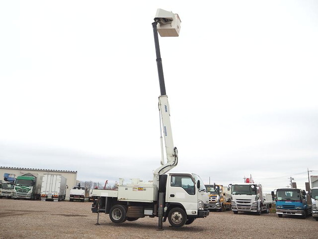 いすゞエルフ高所作業車小型（2t・3t）[写真08]