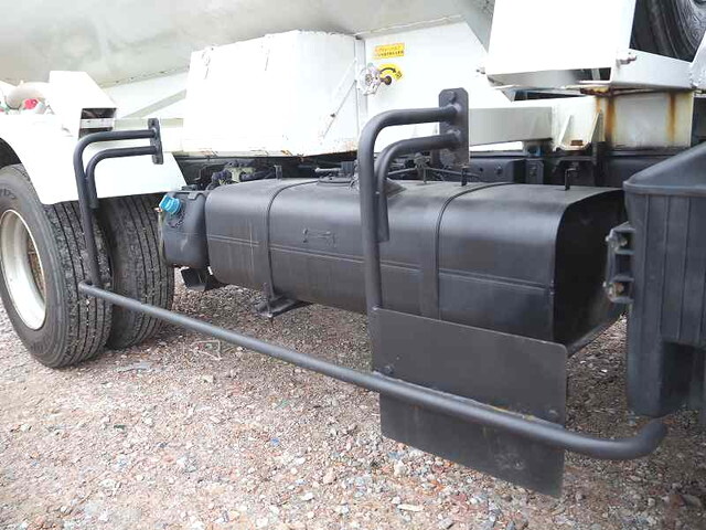 三菱ふそうキャンター散水車小型（2t・3t）[写真10]