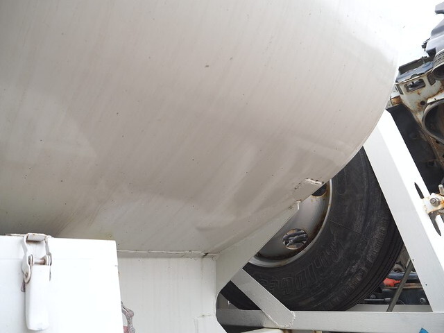 三菱ふそうキャンター散水車小型（2t・3t）[写真13]