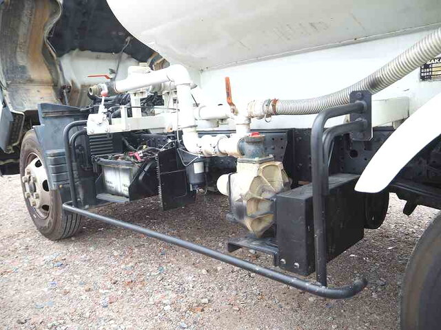 三菱ふそうキャンター散水車小型（2t・3t）[写真26]