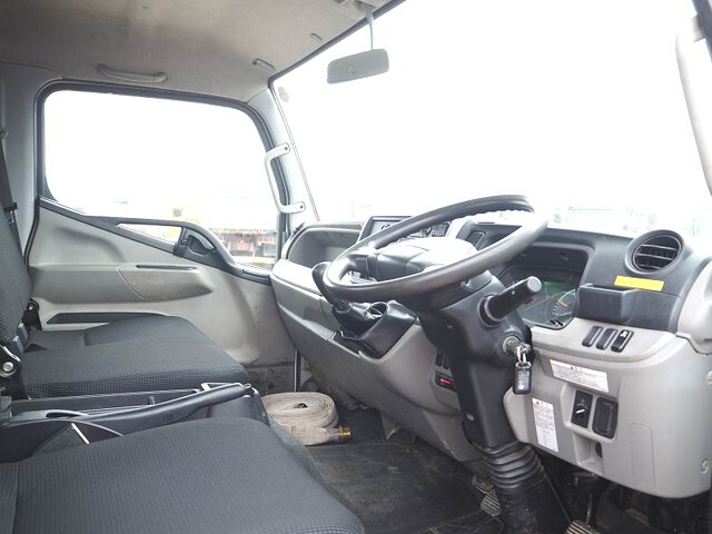 三菱ふそうキャンター散水車小型（2t・3t）[写真37]