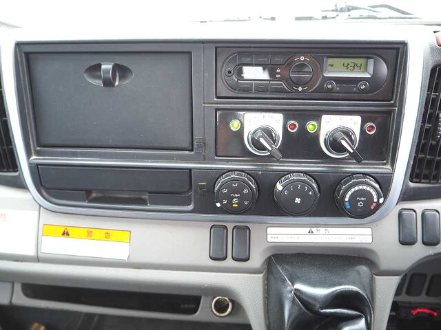 三菱ふそうキャンター散水車小型（2t・3t）[写真40]