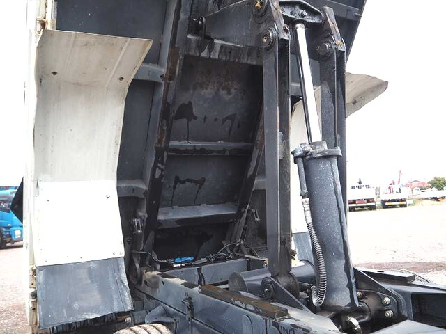 いすゞエルフダンプ小型（2t・3t）[写真12]