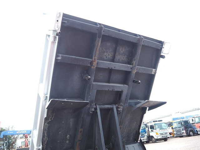 いすゞエルフダンプ・クレーン付小型（2t・3t）[写真19]