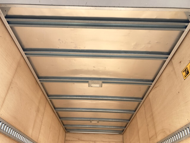 いすゞエルフアルミバン小型（2t・3t）[写真10]