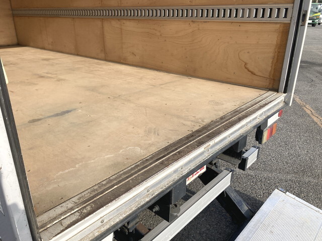 いすゞエルフアルミバン小型（2t・3t）[写真14]