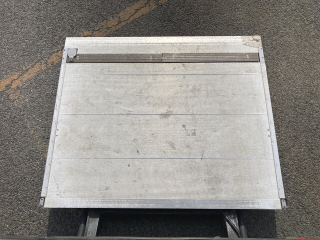 いすゞエルフアルミバン小型（2t・3t）[写真17]