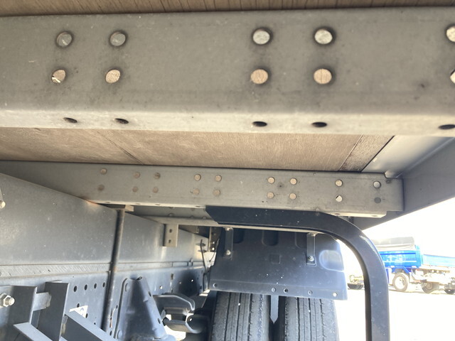 いすゞエルフアルミバン小型（2t・3t）[写真22]