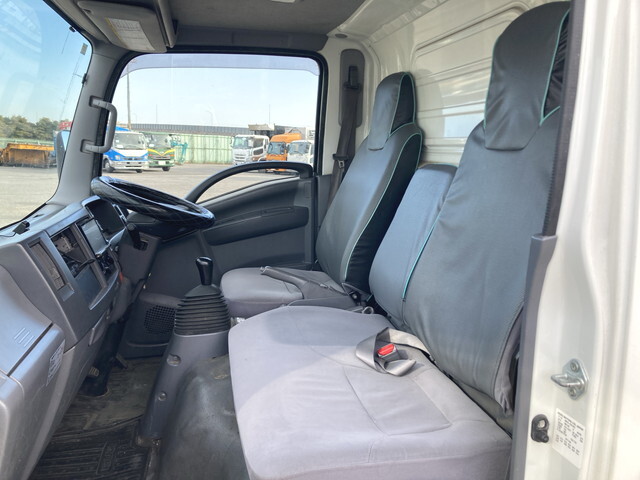 いすゞエルフアルミバン小型（2t・3t）[写真33]