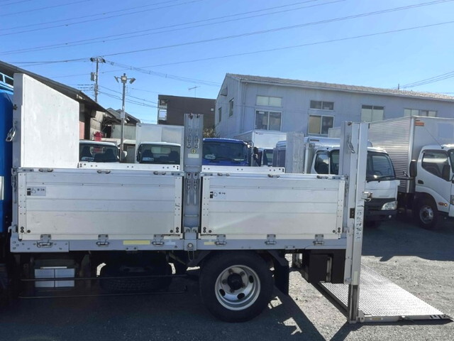 三菱ふそうキャンターアルミブロック小型（2t・3t）[写真13]