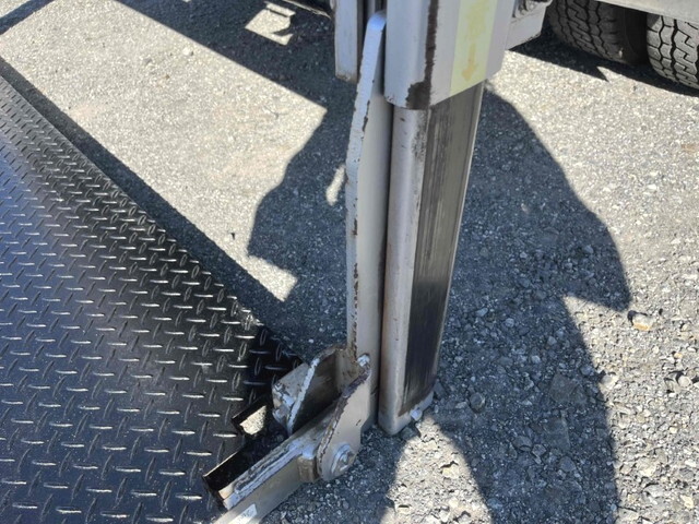 三菱ふそうキャンターアルミブロック小型（2t・3t）[写真24]