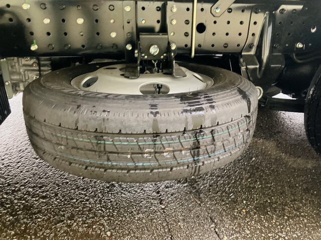 三菱ふそうキャンター平ボディ小型（2t・3t）[写真15]