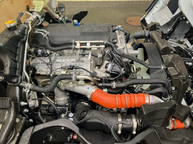 三菱ふそうキャンター平ボディ小型（2t・3t）[写真24]