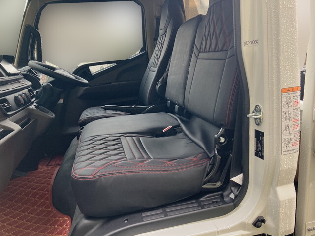 三菱ふそうキャンター平ボディ小型（2t・3t）[写真25]