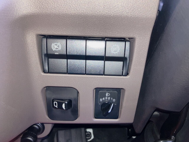 三菱ふそうキャンター平ボディ小型（2t・3t）[写真34]