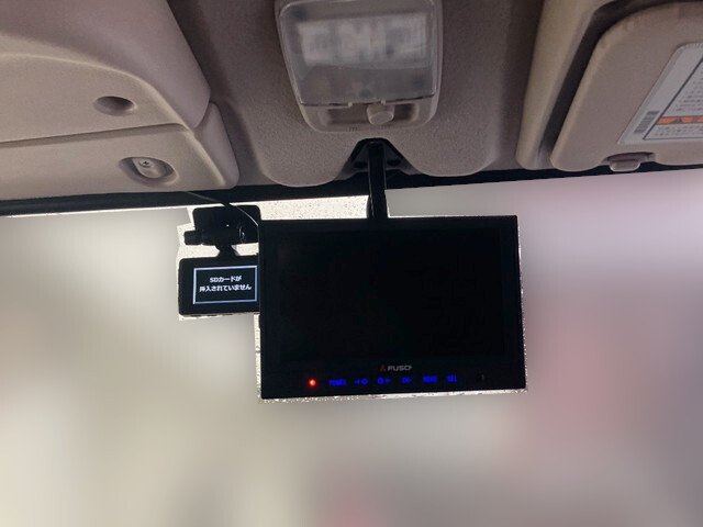 三菱ふそうキャンター平ボディ小型（2t・3t）[写真36]