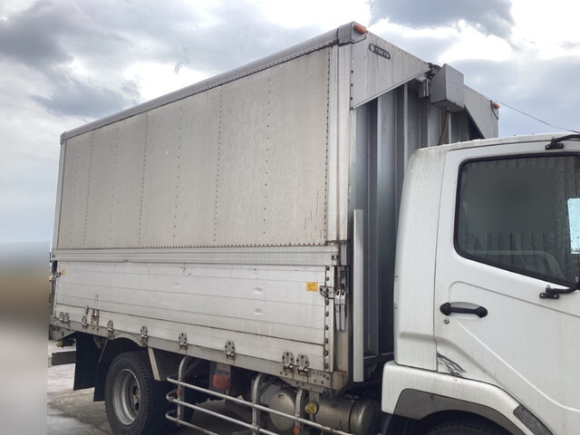 三菱ふそうファイターアルミウイング増トン（6t・8t）[写真04]