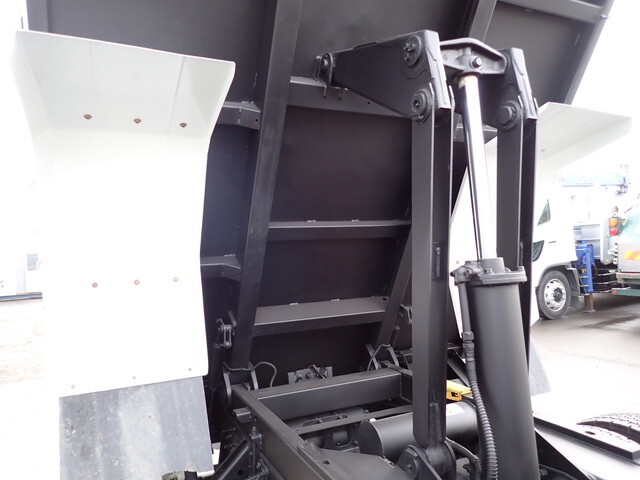 いすゞフォワードダンプ中型（4t）[写真19]