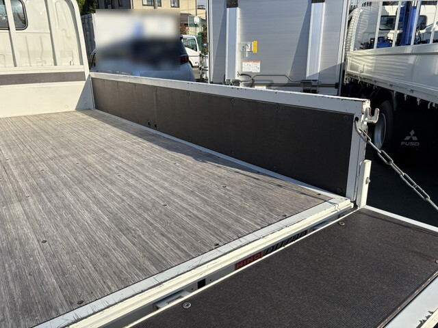 日野デュトロ平ボディ小型（2t・3t）[写真11]