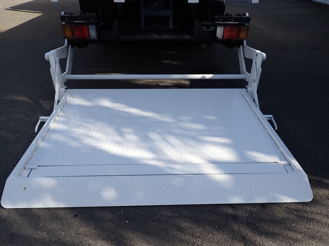 いすゞエルフダブルキャブ（Wキャブ）小型（2t・3t）[写真10]