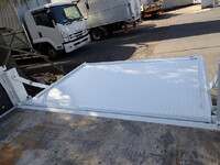 いすゞエルフダブルキャブ（Wキャブ）小型（2t・3t）[写真12]